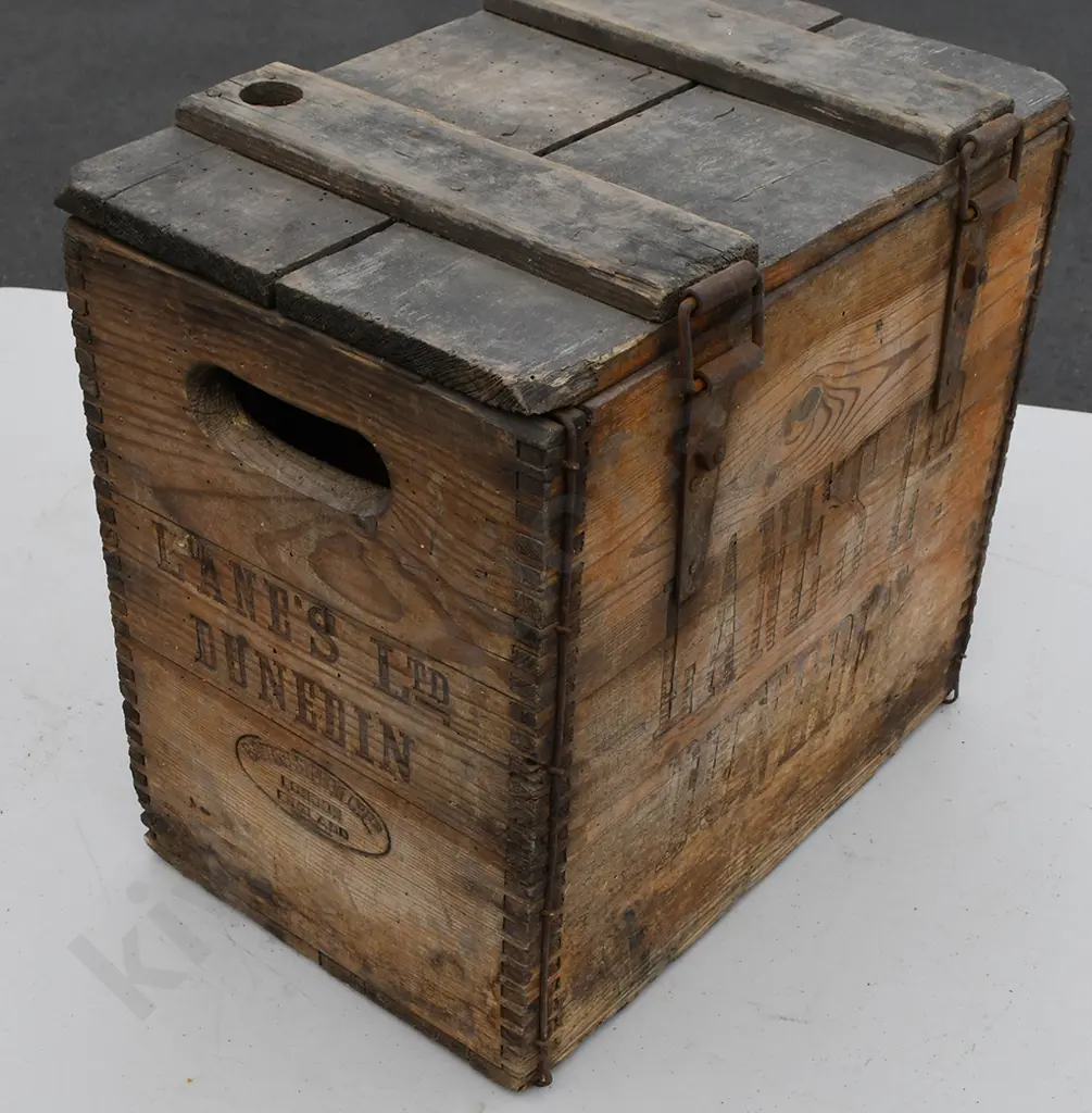 LANE'S LTD DUNEDIN SODA SYPHON CRATE Image 1++