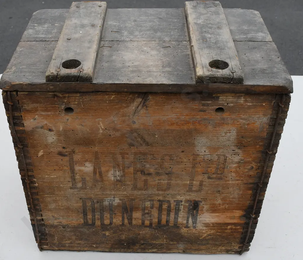 LANE'S LTD DUNEDIN SODA SYPHON CRATE Image 1++