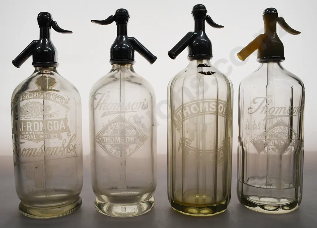 THOMSONS PURITY SODA SYPHON CRATE AND SYPHONS Image 1++
