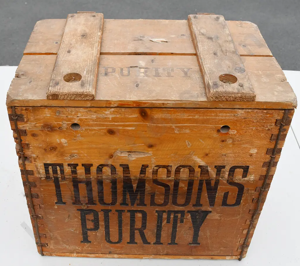 THOMSONS PURITY SODA SYPHON CRATE AND SYPHONS Image 1++