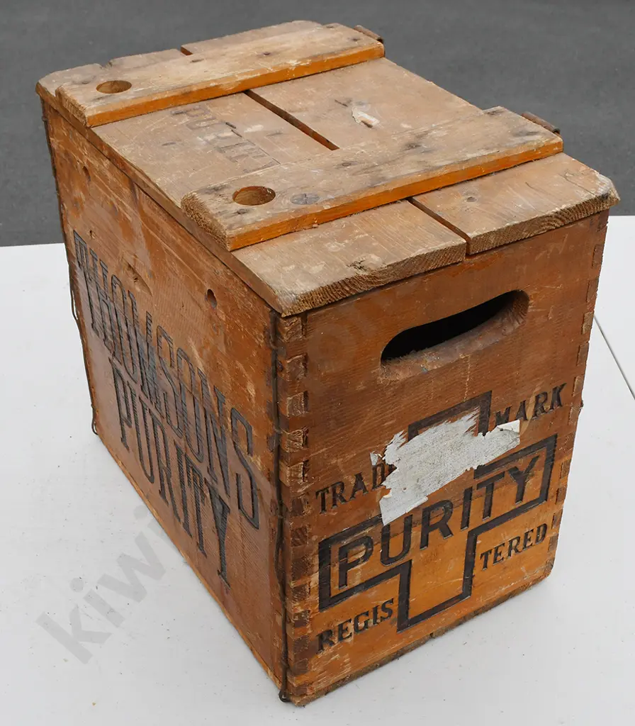 THOMSONS PURITY SODA SYPHON CRATE AND SYPHONS Image 1++