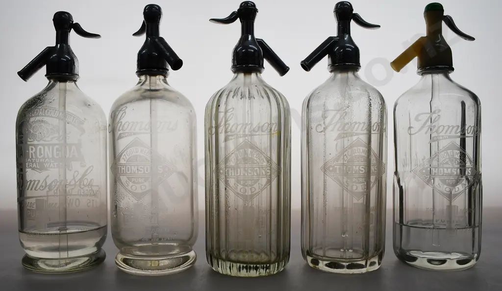 THOMSONS PURITY SODA SYPHON CRATE AND SYPHONS Image 1++