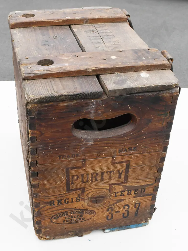 THOMSONS PURITY SODA SYPHON CRATE AND SYPHONS Image 1++