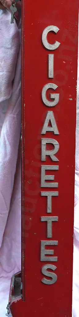 NZ MADE CIGARETTE DISPENSER Image 1++