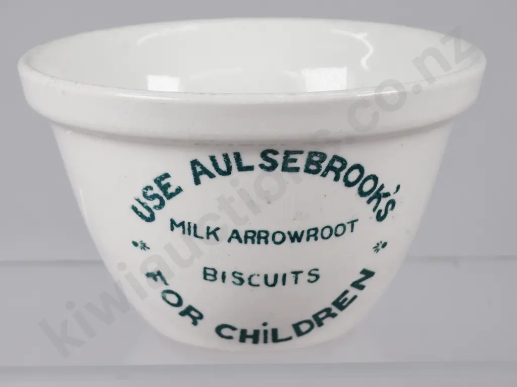 AULSEBROOK'S MILK ARROWROOT/XMAS  PUDDING BOWL SMALL Image 1++