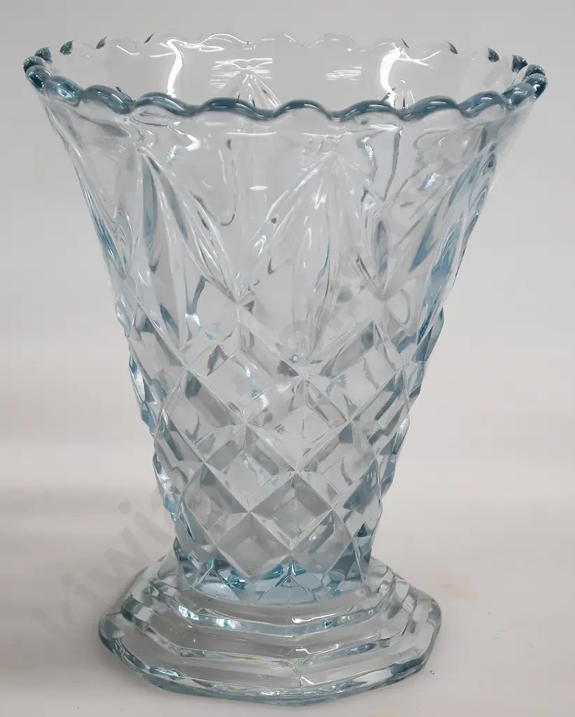 GROUP OF PALE BLUE DEPRESSION GLASS WARES Image 1++