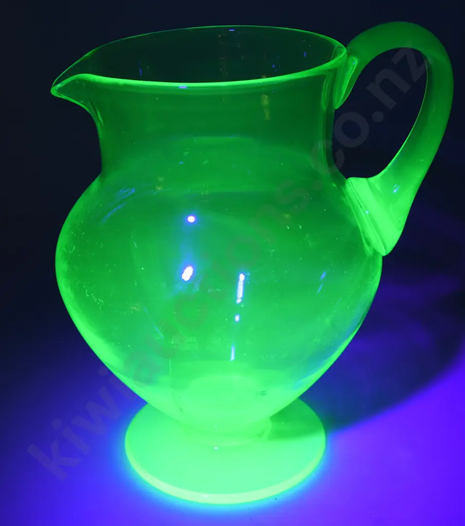 URANIUM GLASS JUG Image 1++