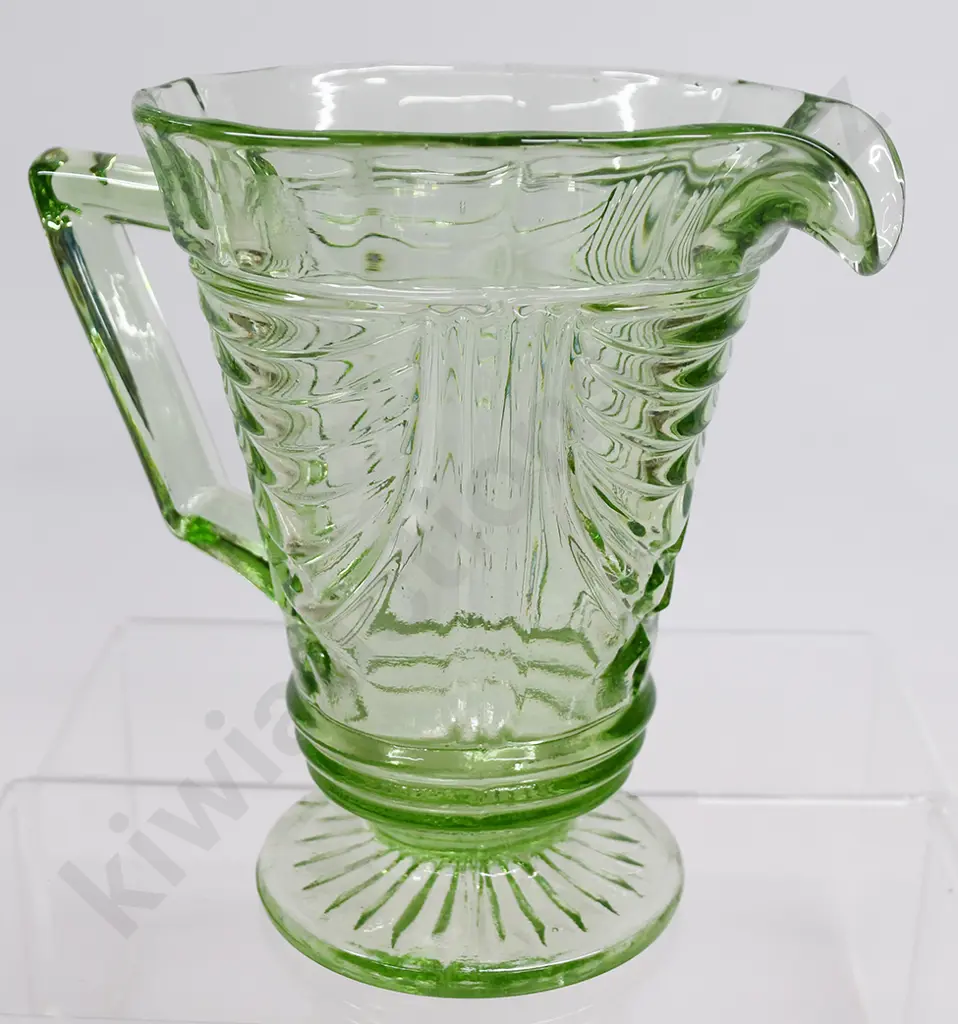 DEPRESSION GLASS JUG & MATCHING GLASSES Image 1++