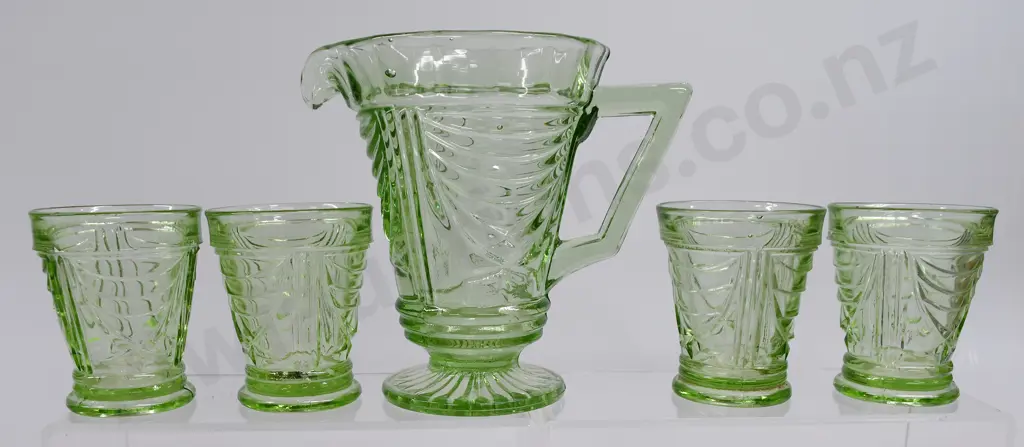 DEPRESSION GLASS JUG & MATCHING GLASSES Image 1++