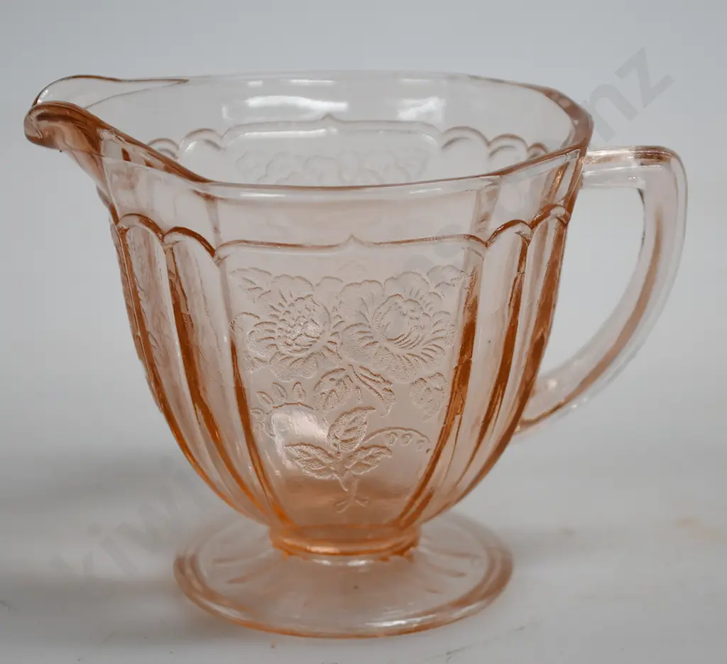 GROUP OF APRICOT DEPRESSION GLASS WARES Image 1++
