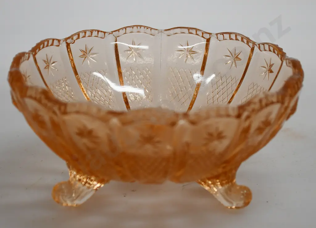 GROUP OF APRICOT DEPRESSION GLASS WARES Image 1++