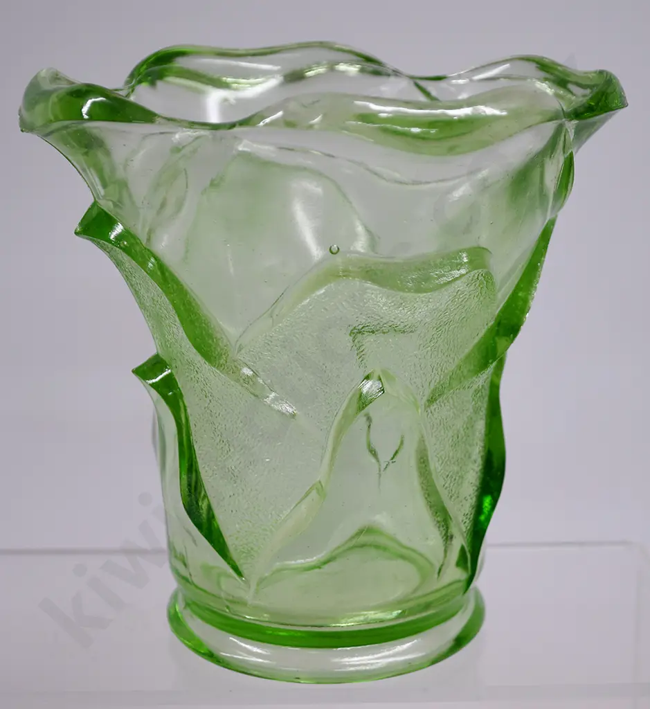 GROUP OF GREEN DEPRESSION GLASS WARES Image 1++