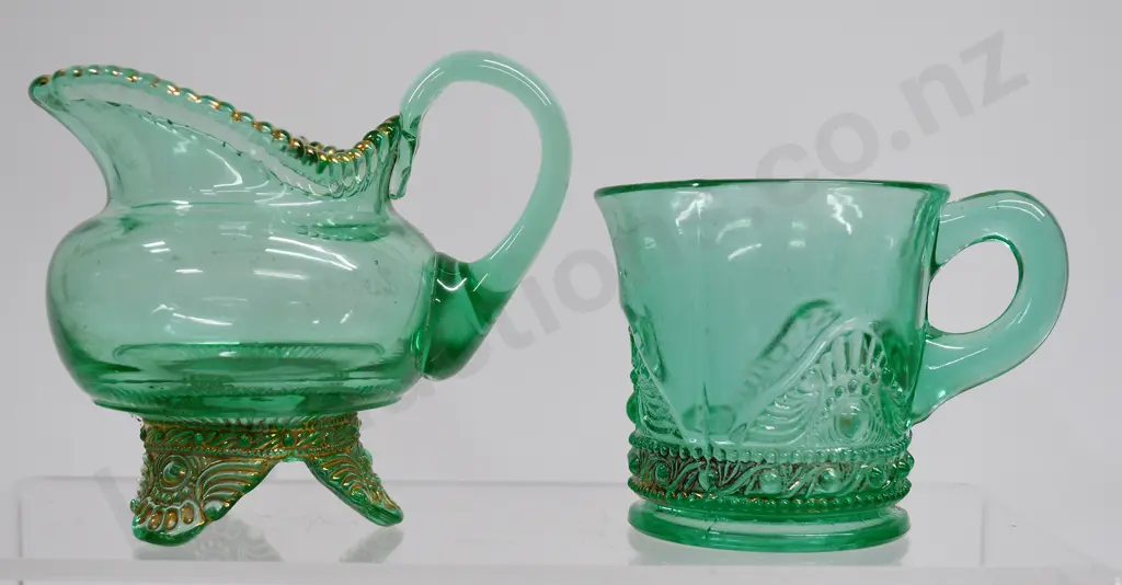 SOUVENIR URANIUM GLASS PIECES Image 1++