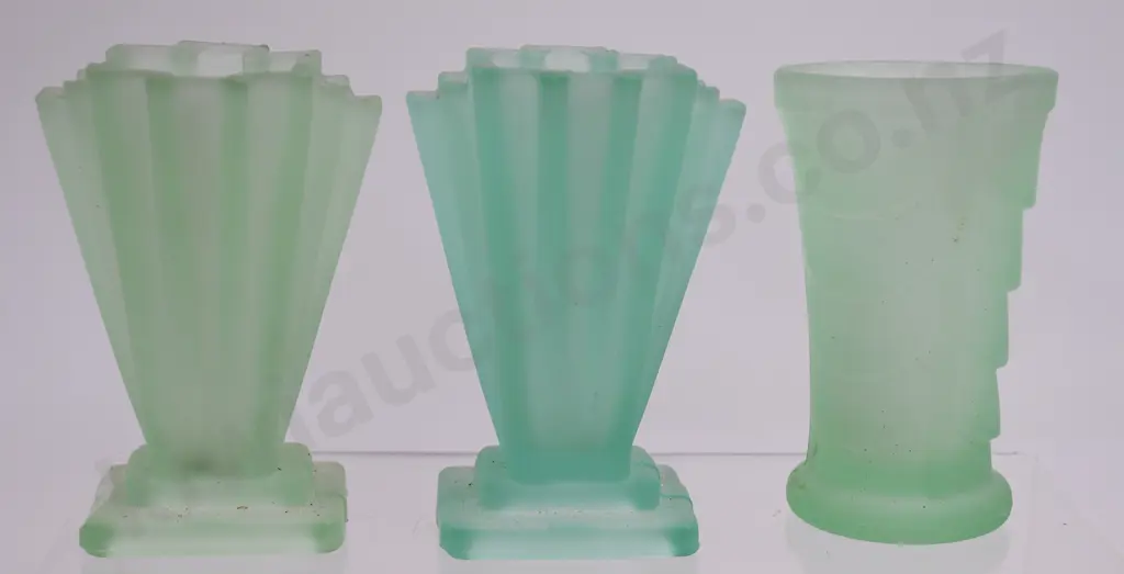 URANIUM DEPRESSION GLASSS VASES Image 1++