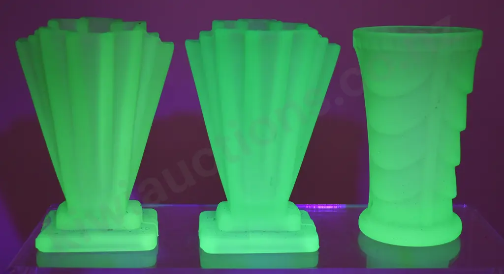 URANIUM DEPRESSION GLASSS VASES Image 1++