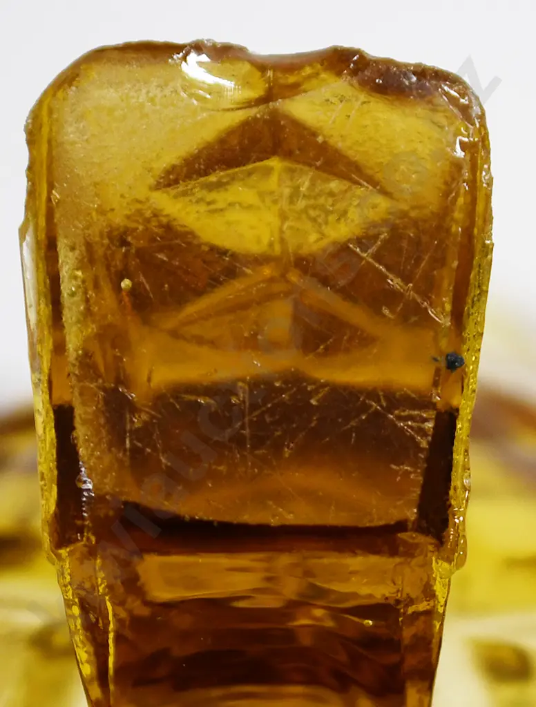 GROUP OF AMBER DEPRESSION GLASS VASES Image 1++