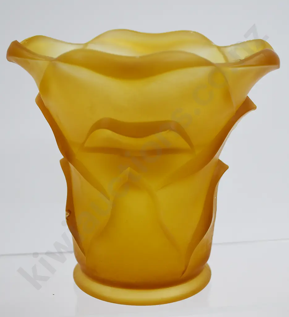 GROUP OF AMBER DEPRESSION GLASS VASES Image 1++