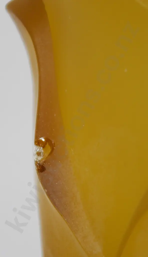 GROUP OF AMBER DEPRESSION GLASS VASES Image 1++