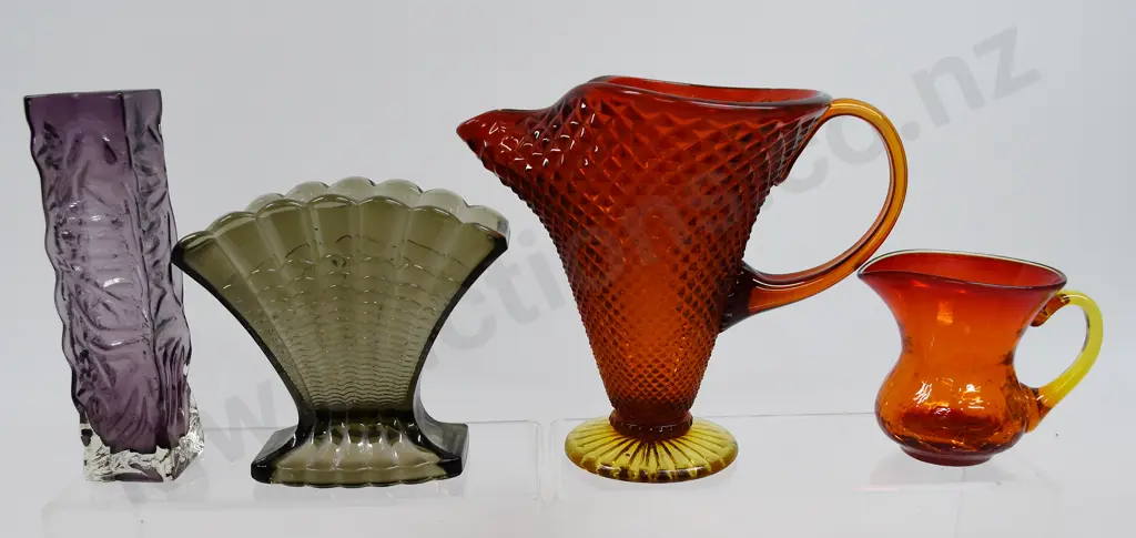 GROUP OF GLASS VASES & JUGS Image 1++