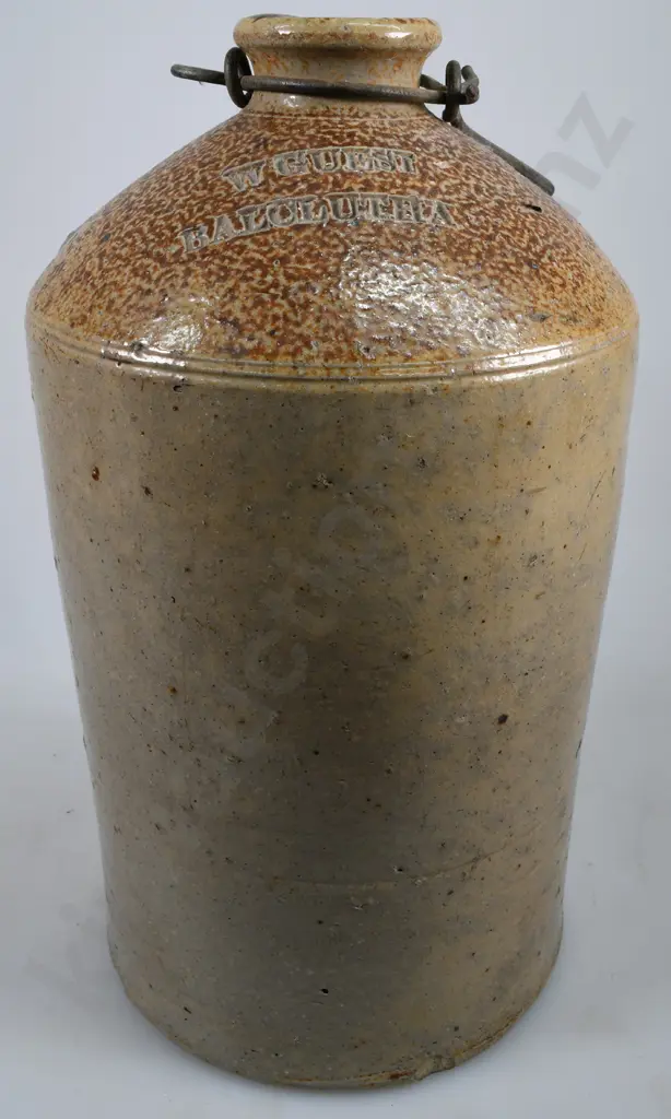 W GUEST BALCLUTHA STONE JAR Image 1++