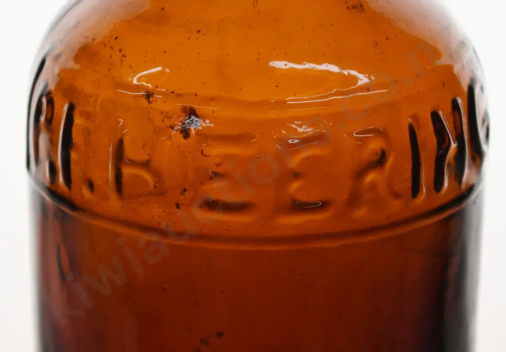 PIG SNOUT GIN, AQUA CASE GIN, P F HEERING CHERRY BRANDY Image 1++