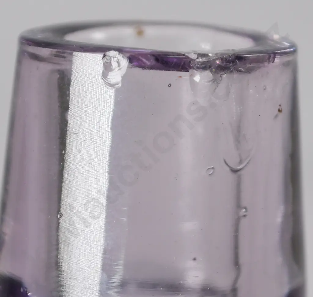 EMBOSSED AROMATIC SCHNAPPS Image 1++