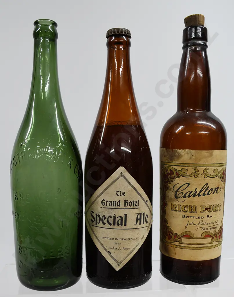ASSORTED ALCOHOL BOTTLES Image 1++