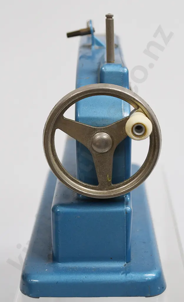 VULCAN CHILDS TOY SEWING MACHINE Image 1++