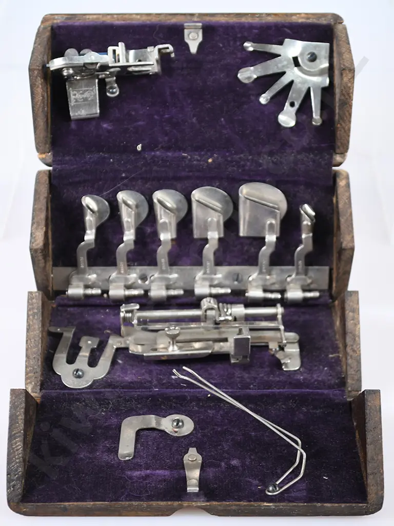 1889 SINGER SEWING MACHINE OAK PUZZLE BOX Image 1++