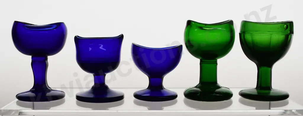 COLLECTION OF GLASS EYE BATHS Image 1++