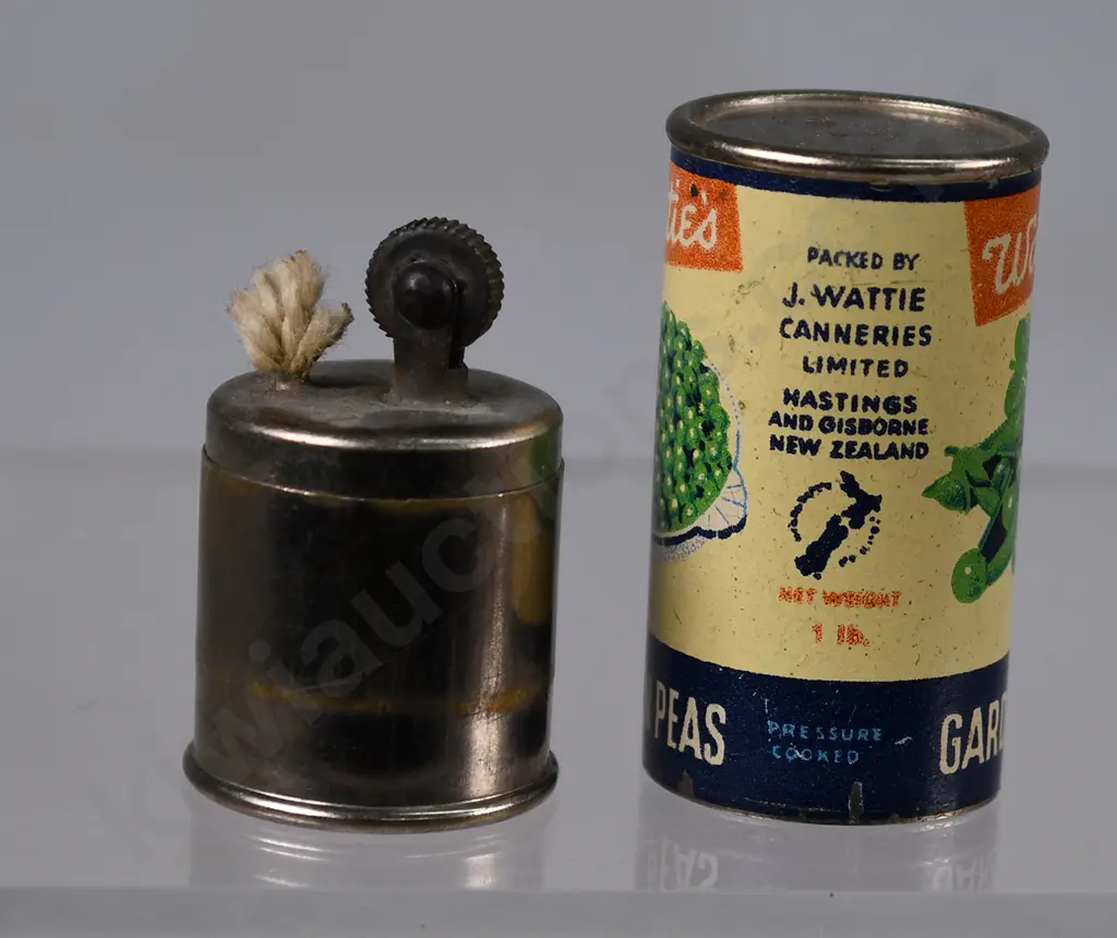 MINIATURE WATTIES GARDEN PEAS TIN LIGHTER Image 1++
