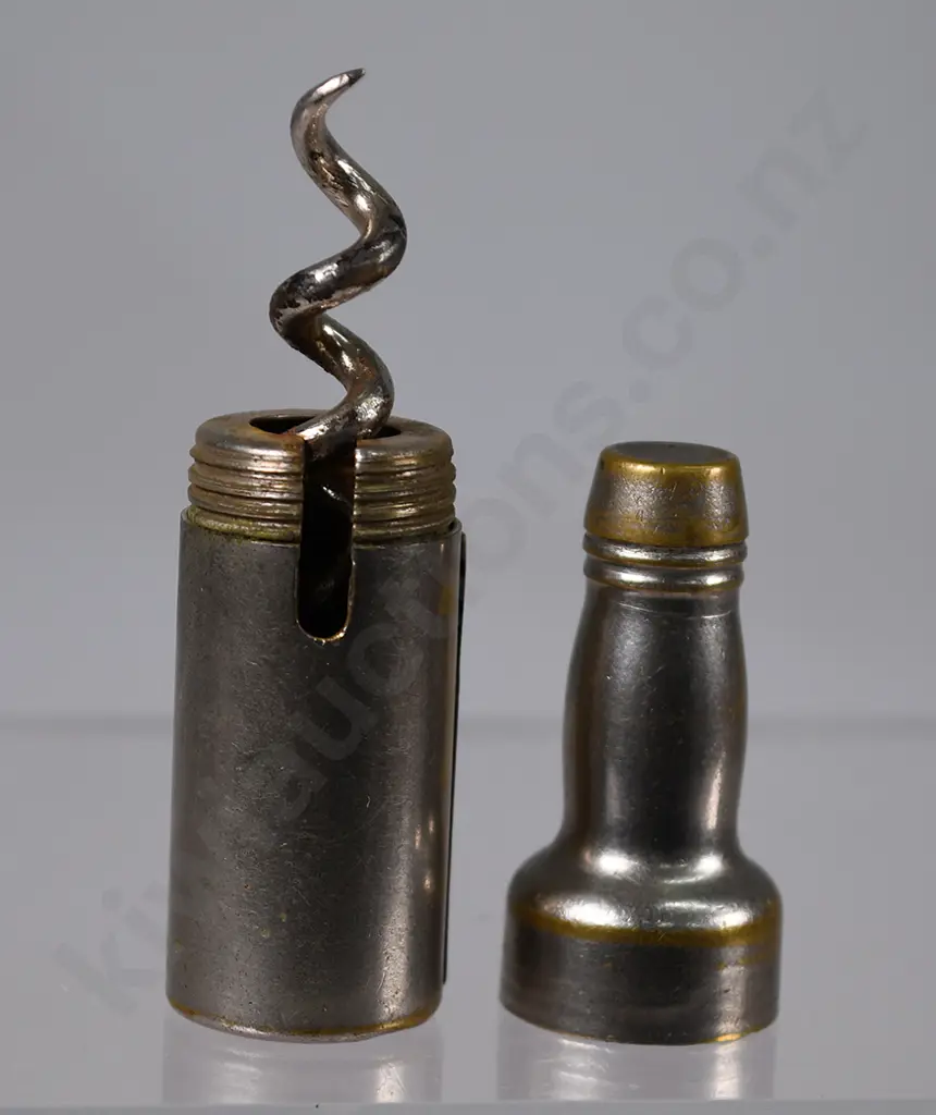 DEWAR'S OLD HIGHLAND WHISKY CORKSCREW Image 1++