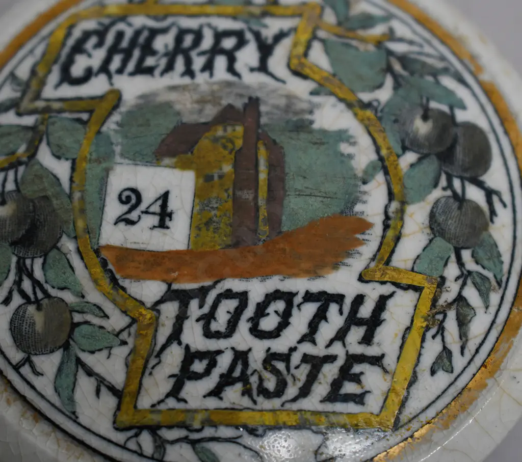 HAUNTED HOUSE POT LID Image 1++