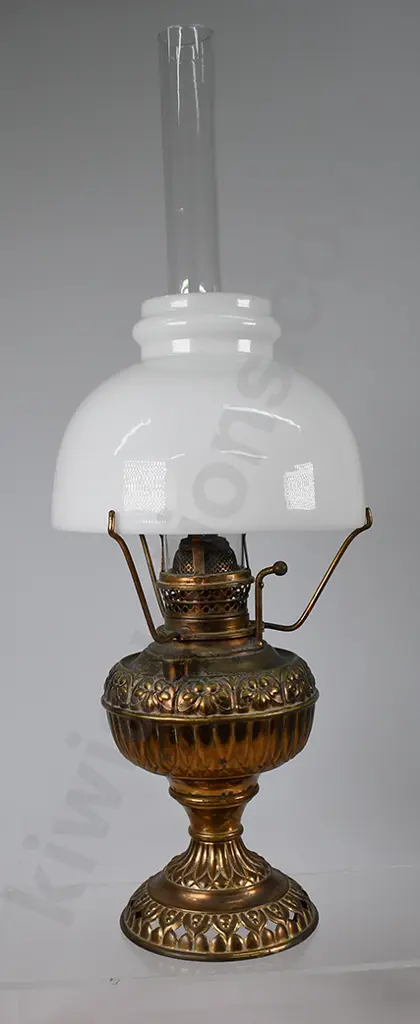 BRASS & GLASS KEROSENE LAMP Image 1++