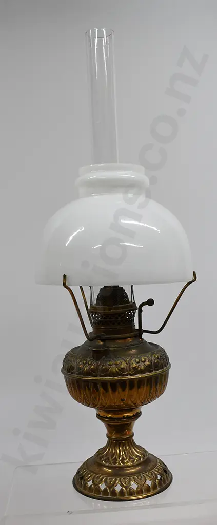BRASS & GLASS KEROSENE LAMP Image 1++