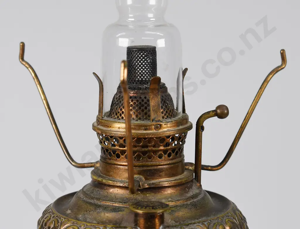 BRASS & GLASS KEROSENE LAMP Image 1++