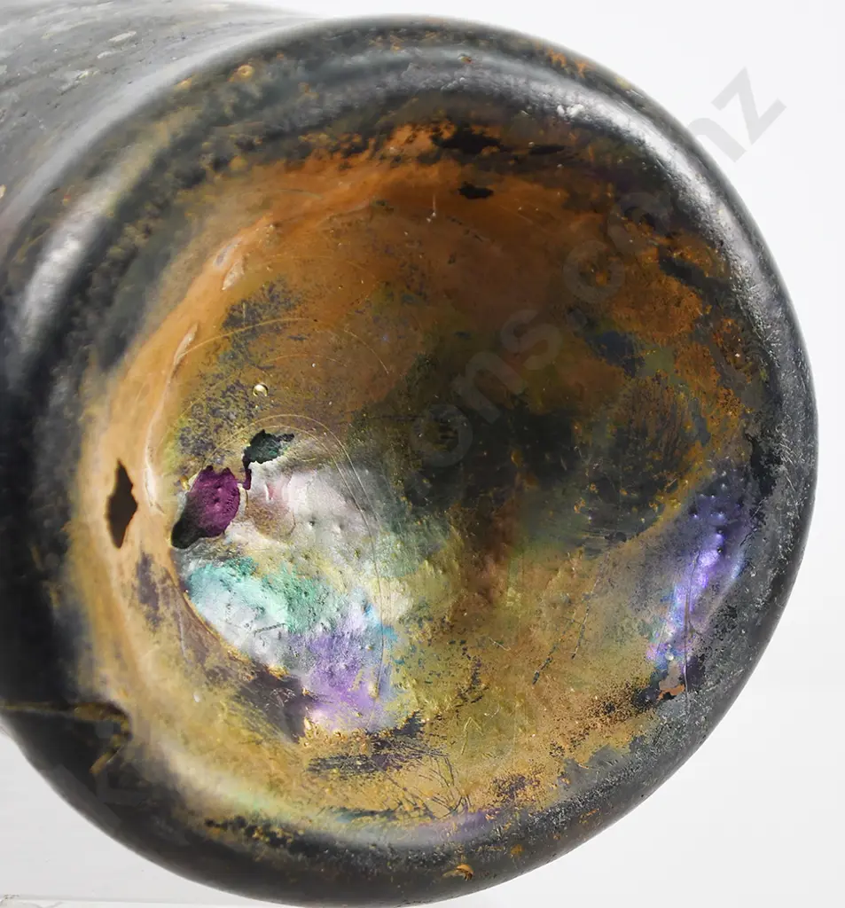 EARLY ENGLISH FREE BLOWN WINE BOTTLE NEW ZEALAND FOUND Image 1++