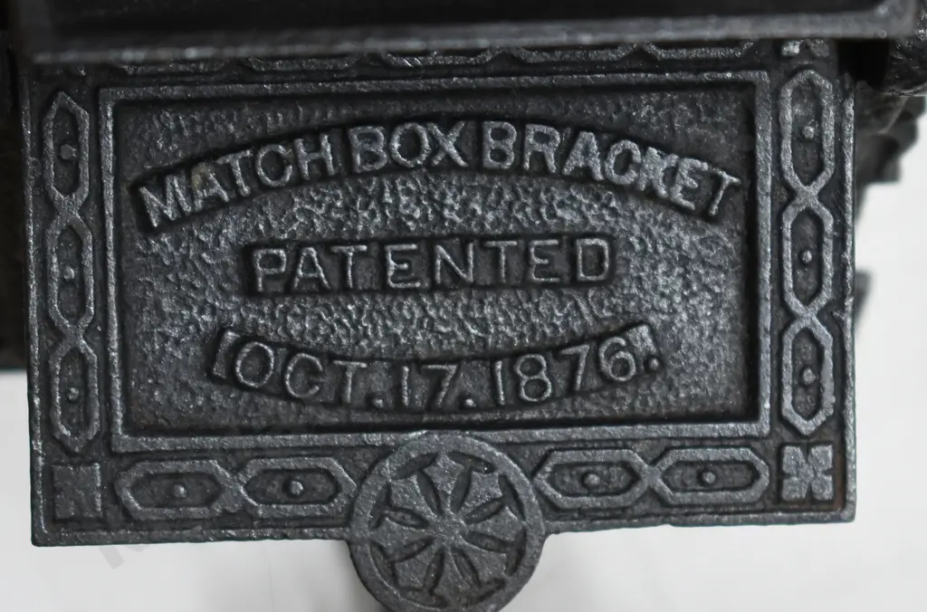 CAST IRON WALL MOUNTED MATCH BOX BRACKET Image 1++