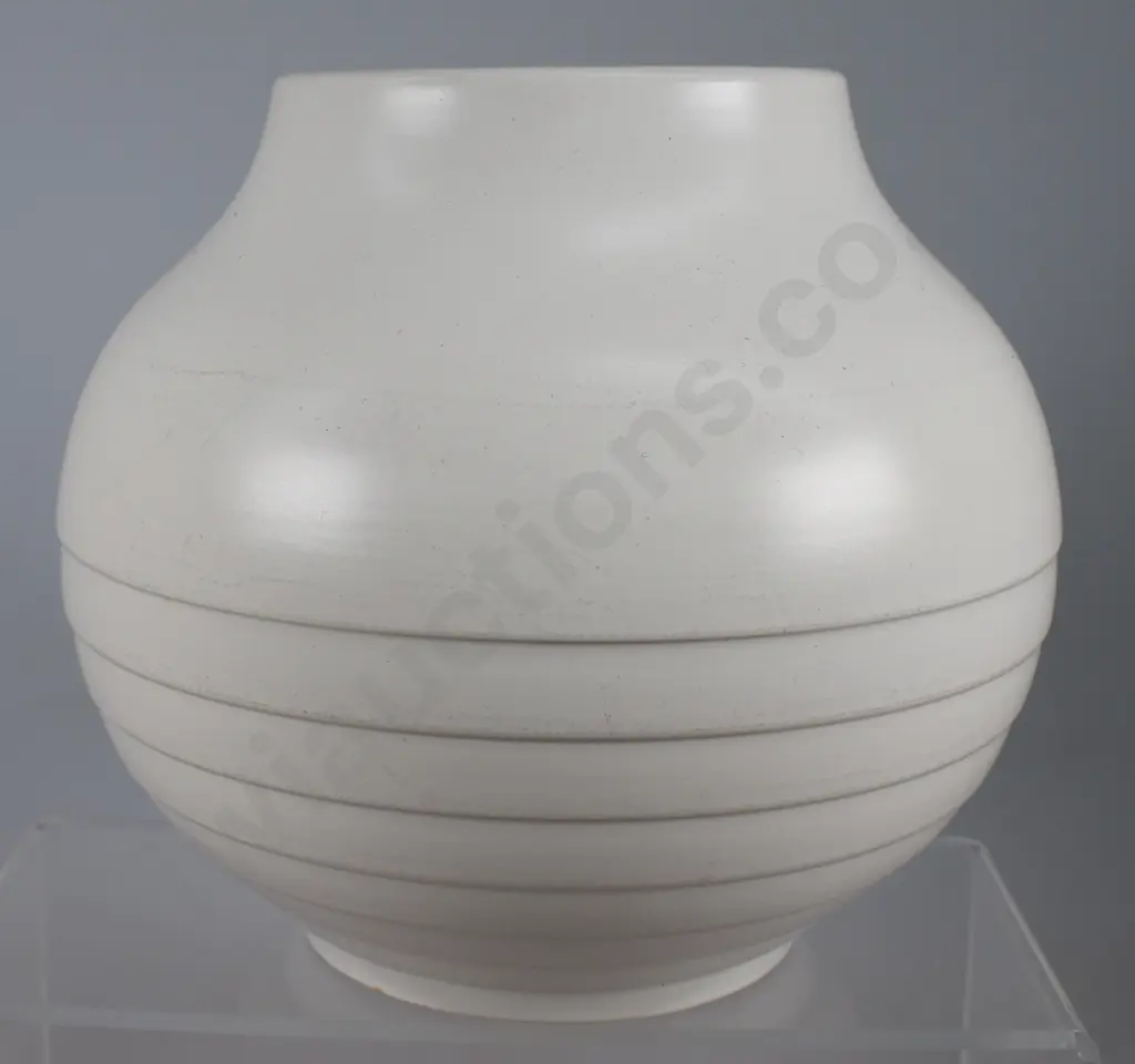 CROWN LYNN HAND POTTED VASE SHAPE 34 Image 1++