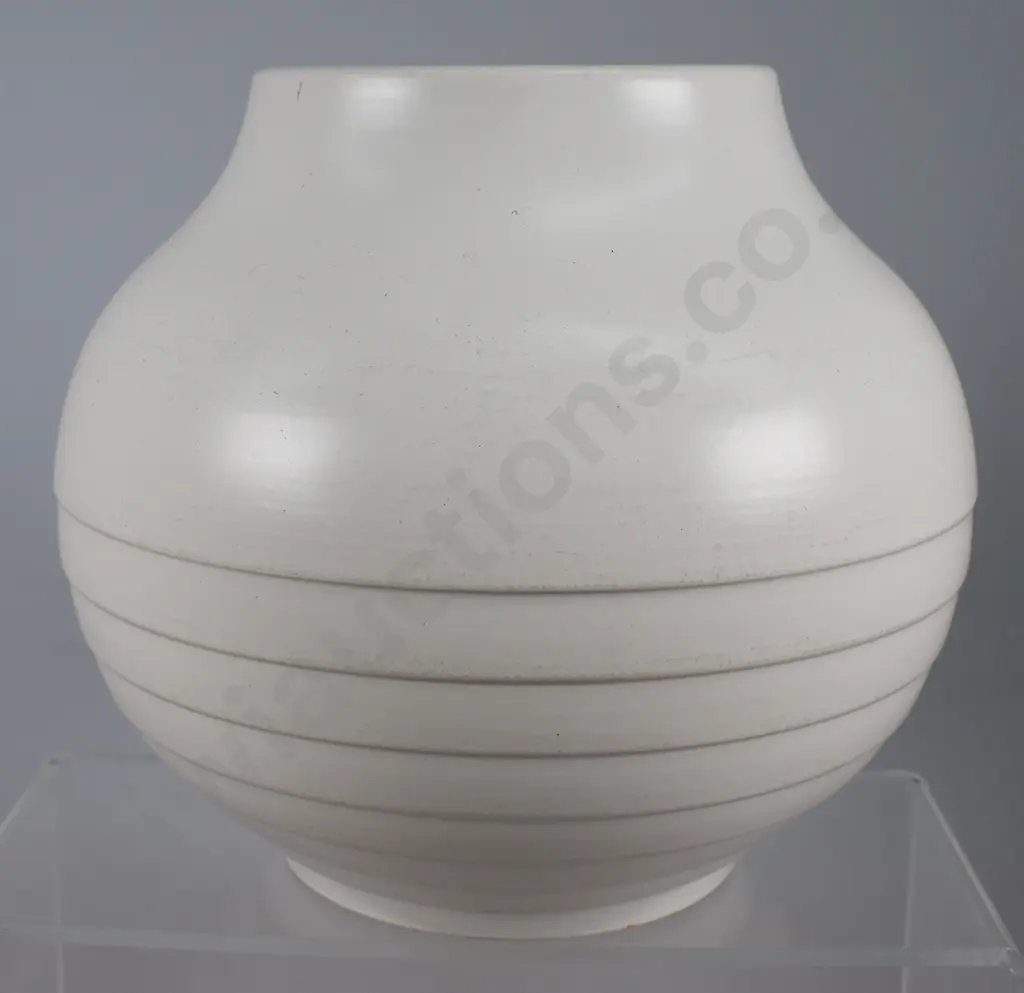 CROWN LYNN HAND POTTED VASE SHAPE 34 Image 1++