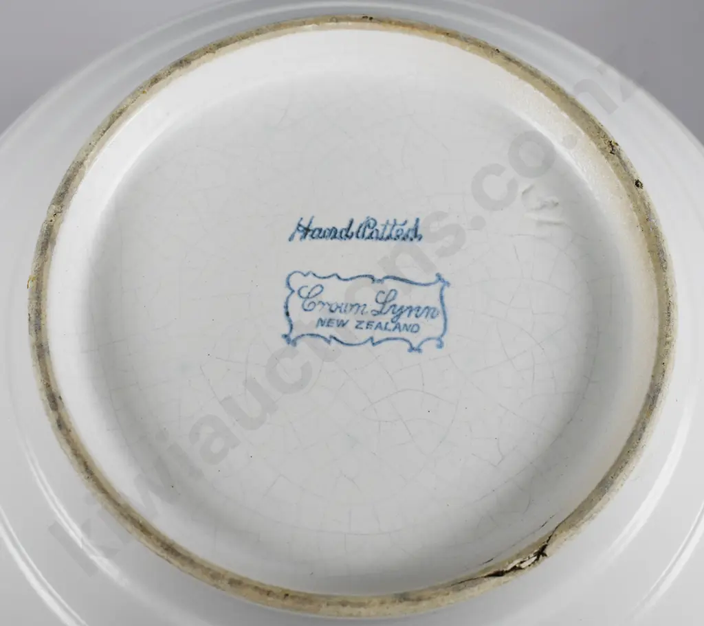 CROWN LYNN HAND POTTED VASE SHAPE 34 Image 1++