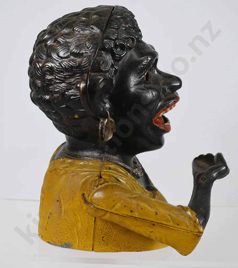 GREEDY DINAH MONEY BANK Image 1++