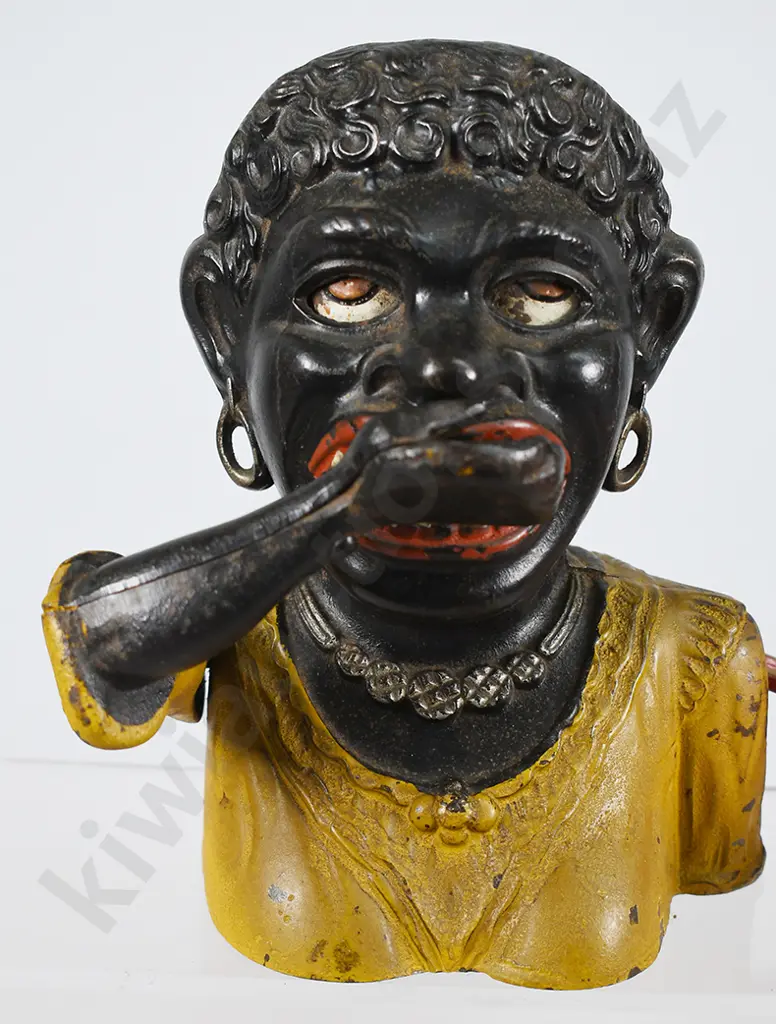 GREEDY DINAH MONEY BANK Image 1++