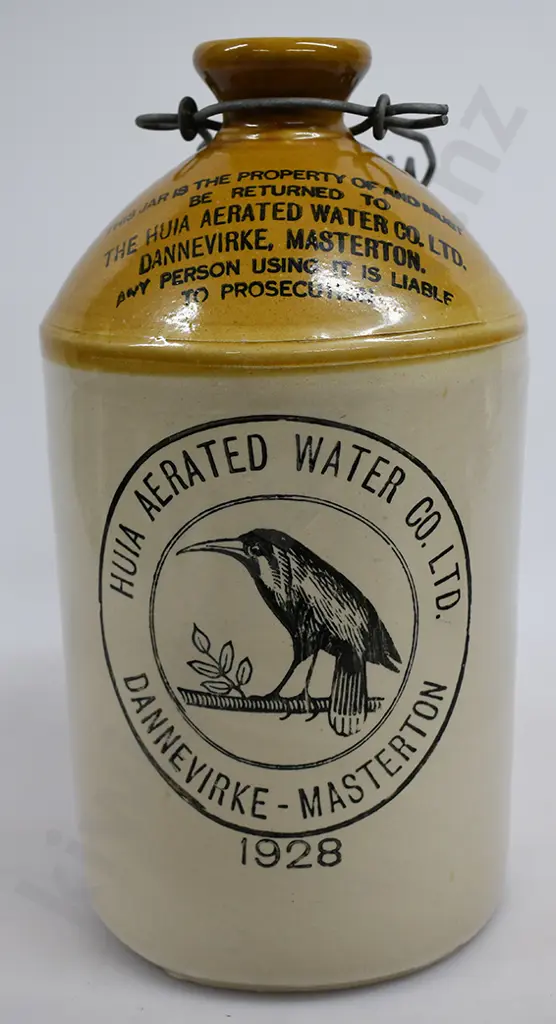 HUIA DANNEVIRKE- MASTERTON STONE JAR Image 1++