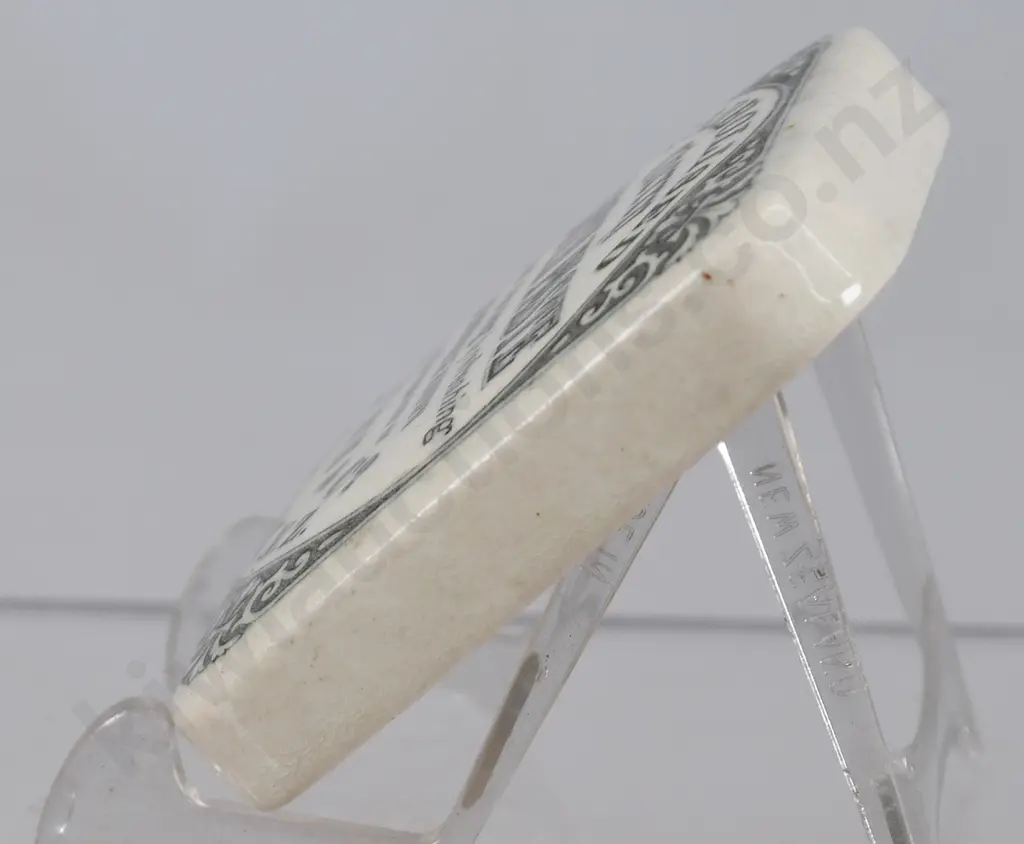 GUNN & CO TIMARU TOOTH PASTE POT LID Image 1++