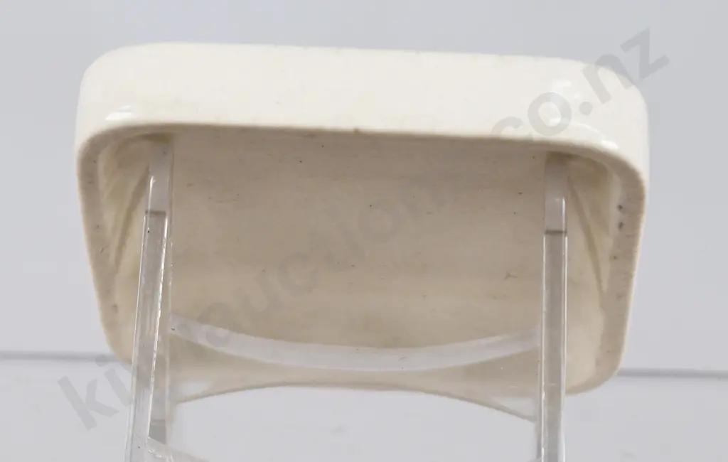 GUNN & CO TIMARU TOOTH PASTE POT LID Image 1++