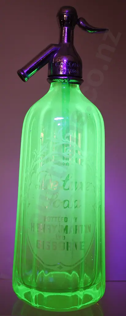 URANIUM GLASS MARTIN GISBORNE LIME SYPHON Image 1++