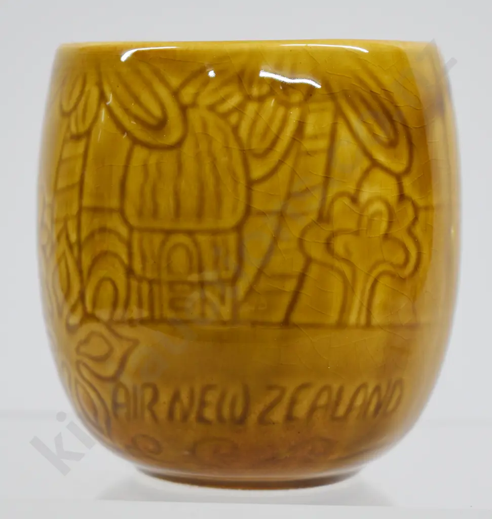 CROWN LYNN AIR NEW ZEALAND BEAKER Image 1++
