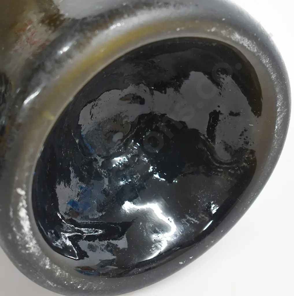 BLACK GLASS BOTTLE Image 1++