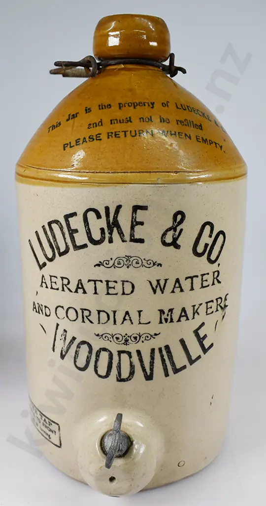 LUDECKE WOODVILLE STONE JAR Image 1++